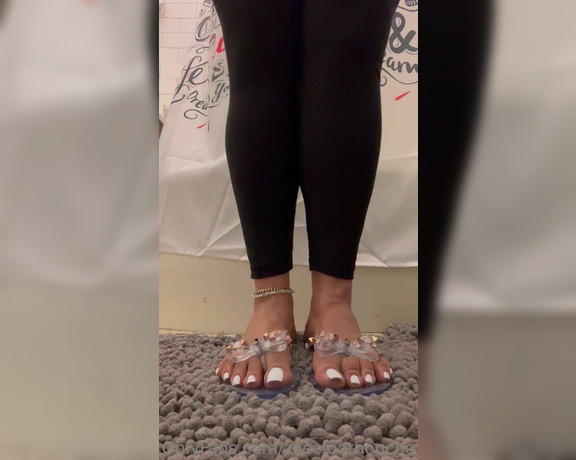 HONCHO aka thefthoncho Foot Fetish - 12-05-2022 OnlyFans Video - Clear sandal tease