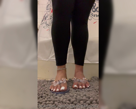 HONCHO aka thefthoncho Foot Fetish - 12-05-2022 OnlyFans Video - Clear sandal tease