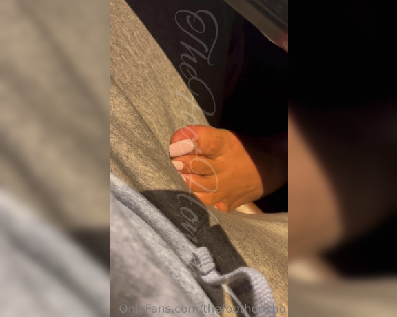 HONCHO aka thefthoncho Foot Fetish - 02-19-2023 OnlyFans Video - Under the table tease