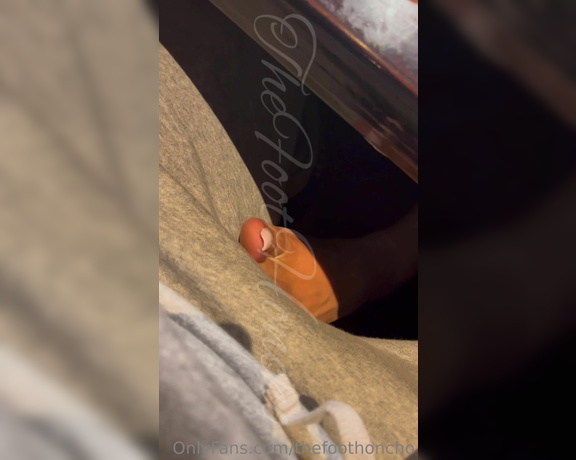 HONCHO aka thefthoncho Foot Fetish - 02-19-2023 OnlyFans Video - Under the table tease