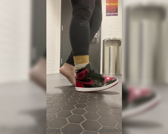 HONCHO aka thefthoncho Foot Fetish - 09-25-2022 OnlyFans Video - Little tease at work