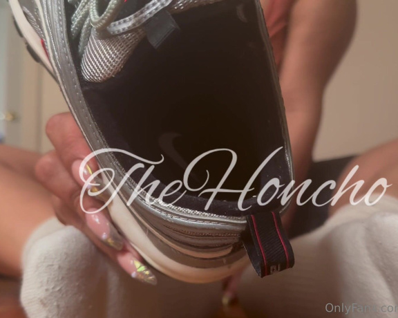 HONCHO aka thefthoncho Foot Fetish - 07-09-2023 OnlyFans Video - Stinky sock and shoe removal