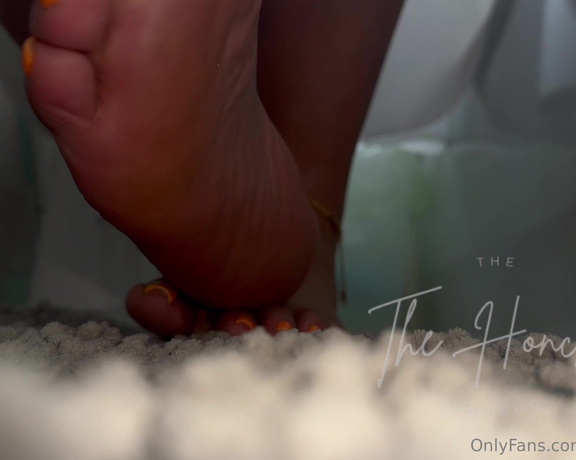 HONCHO aka thefthoncho Foot Fetish - 08-19-2024 OnlyFans Video - These should be on your face