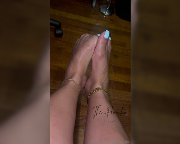 HONCHO aka thefthoncho Foot Fetish - 09-22-2024 OnlyFans Video - Blue toes