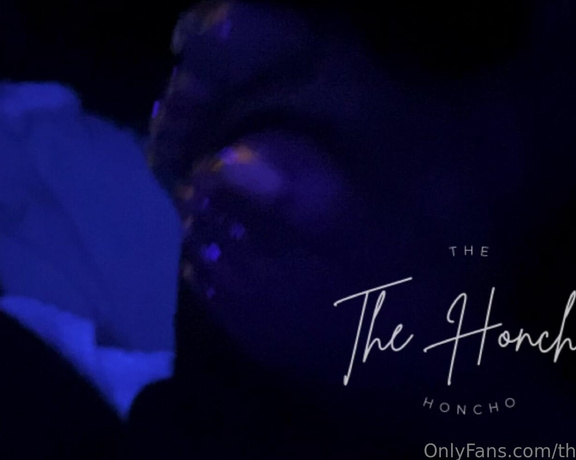 HONCHO aka thefthoncho Foot Fetish - 11-20-2024 OnlyFans Video - Florescent foot job