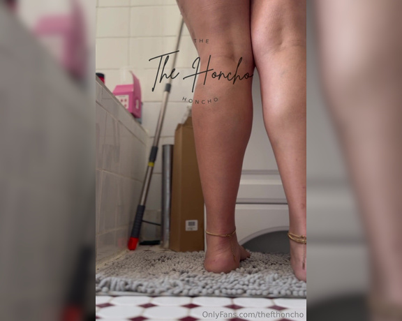 HONCHO aka thefthoncho Foot Fetish - 09-06-2024 OnlyFans Video - Just look at these big wide soft soles