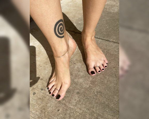 Rose Darling aka gl0ryt0ez Foot Fetish - 04-12-2022 OnlyFans Video - New pedi