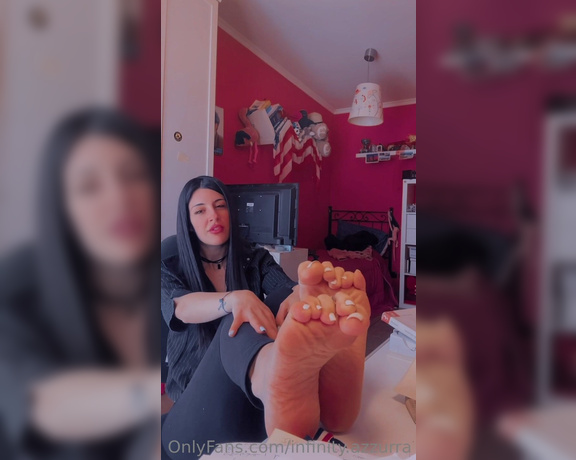 Sofia Ana Infinity aka infinityazzurra Foot Fetish - 07-19-2023 OnlyFans Video - Cose da non dire o fare durante un colloquio di lavoro Things not to say or