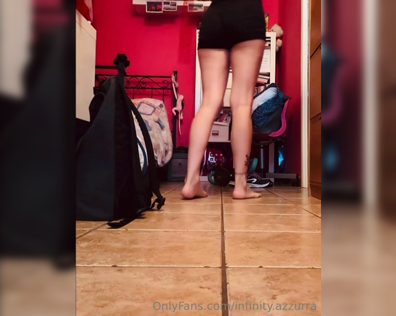 Sofia Ana Infinity aka infinityazzurra Foot Fetish - 07-17-2023 OnlyFans Video - In giro per casa a piedi nudi Quanto mi piace farmi spiare  Walking around the