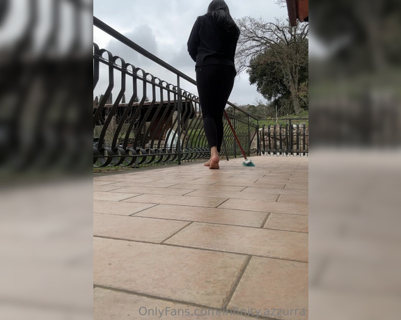 Sofia Ana Infinity aka infinityazzurra Foot Fetish - 07-20-2023 OnlyFans Video - Tanto se mi si sporcano i piedi, ci siete voi a ripulirmeli  If my feet