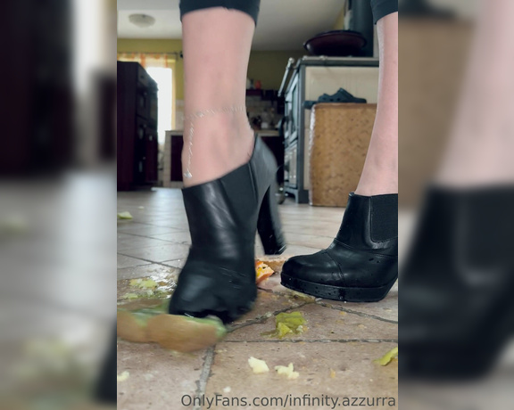 Sofia Ana Infinity aka infinityazzurra Foot Fetish - 08-03-2023 OnlyFans Video - Qui invece schiaccio la frutta con le scarpe E alla fine voglio la tua lingua a