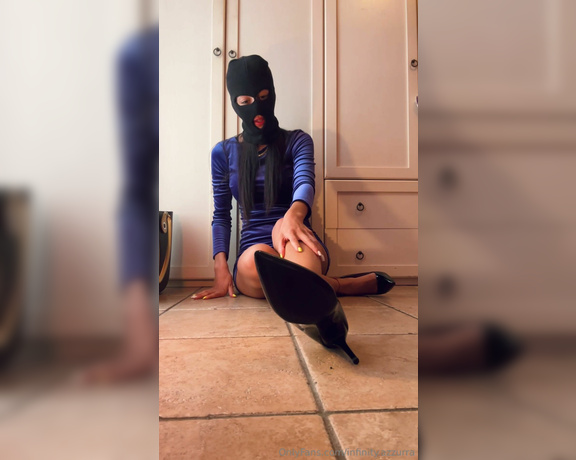 Sofia Ana Infinity aka infinityazzurra Foot Fetish - 09-18-2023 OnlyFans Video - Ops Mi sono fatta beccare in flagrante dal padrone di casa e per salvarmi glieli ho