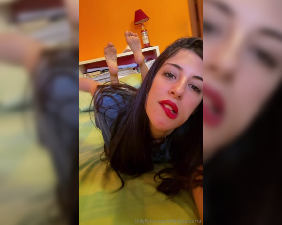 Sofia Ana Infinity aka infinityazzurra Foot Fetish - 10-05-2023 OnlyFans Video - Sono a casa che mi annoio   Video the pose di 4 minuti  Che