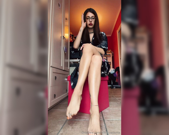 Sofia Ana Infinity aka infinityazzurra Foot Fetish - 11-16-2023 OnlyFans Video - Fai quello che ti dico cagnolino , poi segati , e  sul pavimento per me