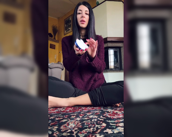 Sofia Ana Infinity aka infinityazzurra Foot Fetish - 11-23-2023 OnlyFans Video - Mi metto la crema prima di uscire Sapete resistere senza sbavare  ai miei piedini morbidi