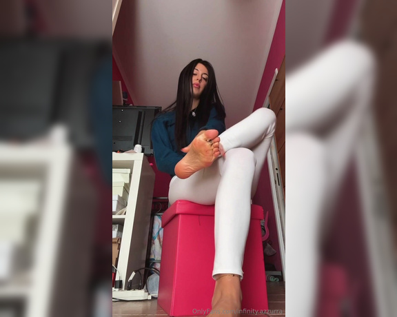 Sofia Ana Infinity aka infinityazzurra Foot Fetish - 01-17-2024 OnlyFans Video - Sei per terra, ed io ti ignoro cagnolino leccapiedi che non sei altro Ti scavalco continuando