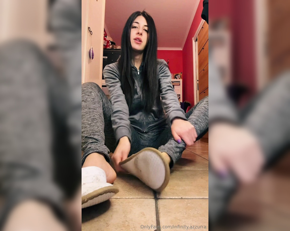 Sofia Ana Infinity aka infinityazzurra Foot Fetish - 03-22-2024 OnlyFans Video - Buon weekend sfigato Solo dopo che mi hai ripulito per bene le suole delle scarpe e