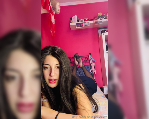 Sofia Ana Infinity aka infinityazzurra Foot Fetish - 02-10-2024 OnlyFans Video - Buon weekend schiavettini  Un video in the pose con le calze velate nere e