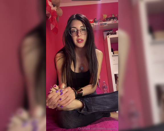 Sofia Ana Infinity aka infinityazzurra Foot Fetish - 04-13-2024 OnlyFans Video - Adesso ti lego al mio letto schiavetto e ti faccio essere a mia completa disposizione