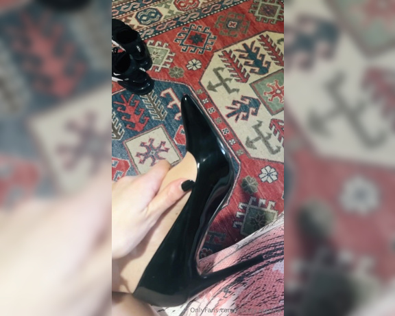 Sofia Ana Infinity aka infinityazzurra Foot Fetish - 03-15-2024 OnlyFans Video - Mi chiedeva un dangling con i tacchi il mio amico Lo condivido con voiche so che