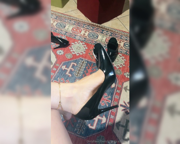 Sofia Ana Infinity aka infinityazzurra Foot Fetish - 03-15-2024 OnlyFans Video - Mi chiedeva un dangling con i tacchi il mio amico Lo condivido con voiche so che