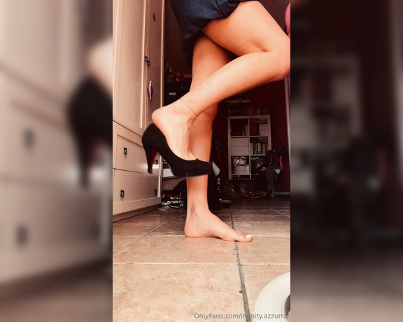 Sofia Ana Infinity aka infinityazzurra Foot Fetish - 05-15-2024 OnlyFans Video - Esserino sei pronto per il mio gioco preferito Tu che non hai scampo e io che