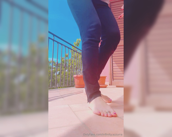 Sofia Ana Infinity aka infinityazzurra Foot Fetish - 05-20-2024 OnlyFans Video - Appena svegliata ,me ne sto sul balcone con il vicino che mi spia  Ripasso i