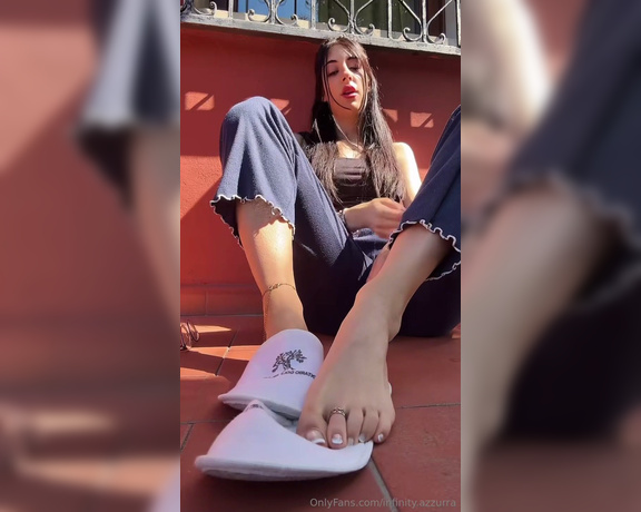 Sofia Ana Infinity aka infinityazzurra Foot Fetish - 06-24-2024 OnlyFans Video - Che bella giornatache bel sole E io ti faccio arrapare in 10 secondi scommettiamo What a