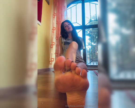 Sofia Ana Infinity aka infinityazzurra Foot Fetish - 09-15-2024 OnlyFans Video - La mia piantona te la spiaccico in faccia Senti come odora Ill smash my little sister