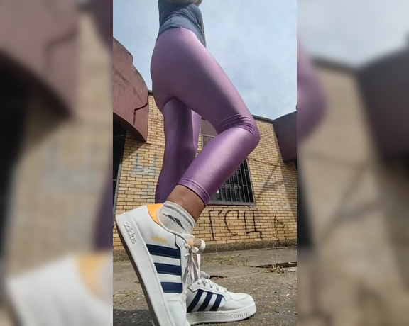 Foot Goddess Mia aka footgoddessmia Foot Fetish - 08-17-2024 OnlyFans Video - In front of the gym