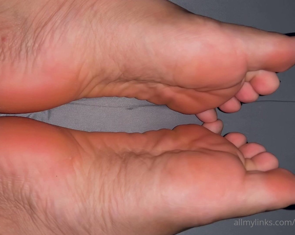 Goddess Cinnamon aka cinnamonfeet2 Foot Fetish - 09-09-2024 OnlyFans Video - Soft and wrinkled