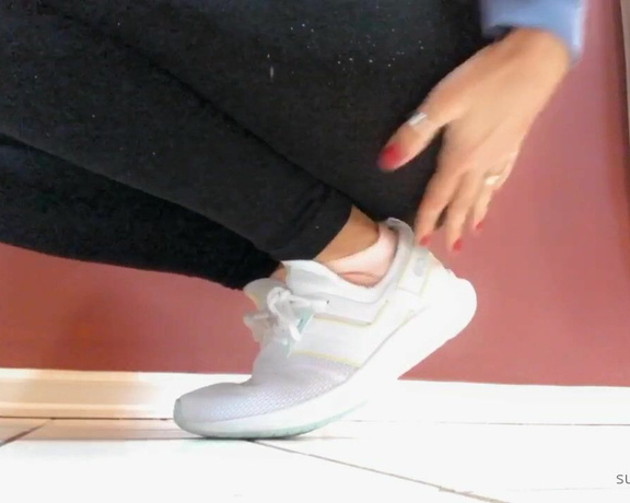 Miss Bunny aka sugarbunnybabe Foot Fetish - 10-27-2020 OnlyFans Video - Worn workout leggings