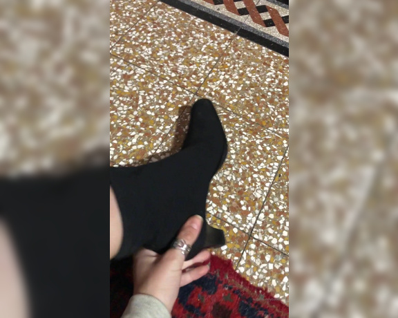 Miss Bunny aka sugarbunnybabe Foot Fetish - 02-15-2020 OnlyFans Video - Blistered feet and red bunions from these tight bootsss I need a massage