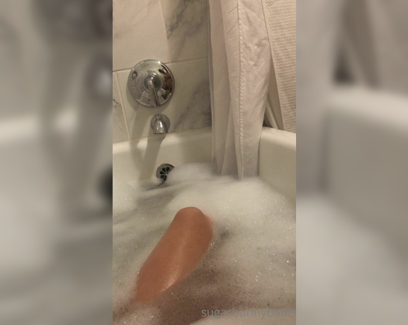 Miss Bunny aka sugarbunnybabe Foot Fetish - 12-14-2020 OnlyFans Video - What would you give to be the lucky little sub that gives me a manicure on