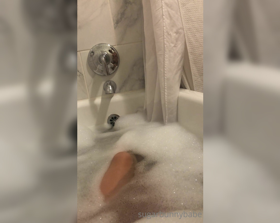 Miss Bunny aka sugarbunnybabe Foot Fetish - 12-14-2020 OnlyFans Video - What would you give to be the lucky little sub that gives me a manicure on