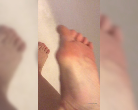 Miss Bunny aka sugarbunnybabe Foot Fetish - 02-20-2020 OnlyFans Video - Bunions get a nice lil scrub after a long run