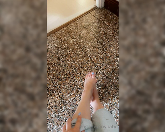 Miss Bunny aka sugarbunnybabe Foot Fetish - 07-01-2021 OnlyFans Video - A new month means new opportunities to serve my precious feet