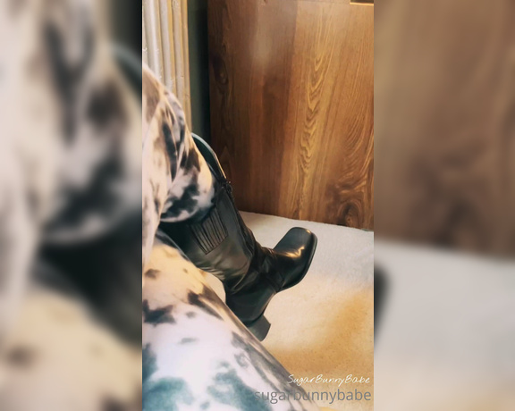 Miss Bunny aka sugarbunnybabe Foot Fetish - 10-01-2021 OnlyFans Video - These ball crushers are wrecking your wallet this payday, my little boot slut