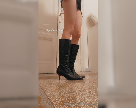 Miss Bunny aka sugarbunnybabe Foot Fetish - 09-27-2022 OnlyFans Video - Boots control bitches