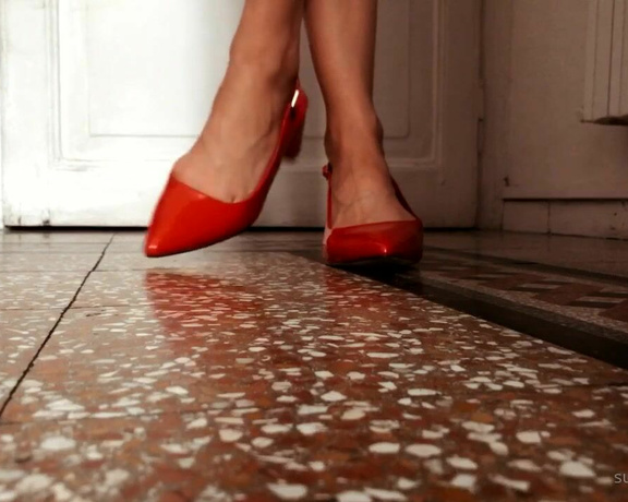 Miss Bunny aka sugarbunnybabe Foot Fetish - 06-27-2020 OnlyFans Video - A lovely little bunny of mine bought me these cute little heels Who is going to