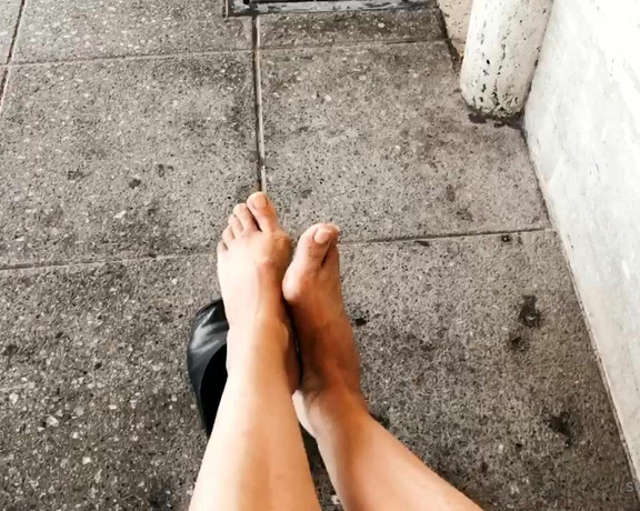 Miss Bunny aka sugarbunnybabe Foot Fetish - 07-07-2020 OnlyFans Video - Spent all day getting sweaty and sandy at the beach