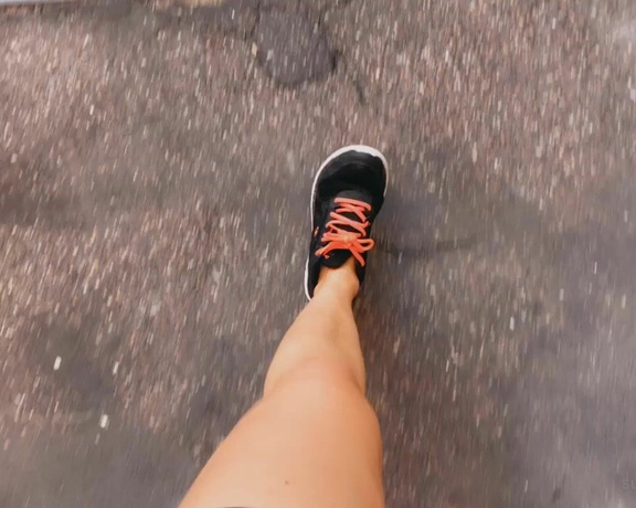 Miss Bunny aka sugarbunnybabe Foot Fetish - 08-20-2020 OnlyFans Video - I just went for a long run in my dirty, old sneakers