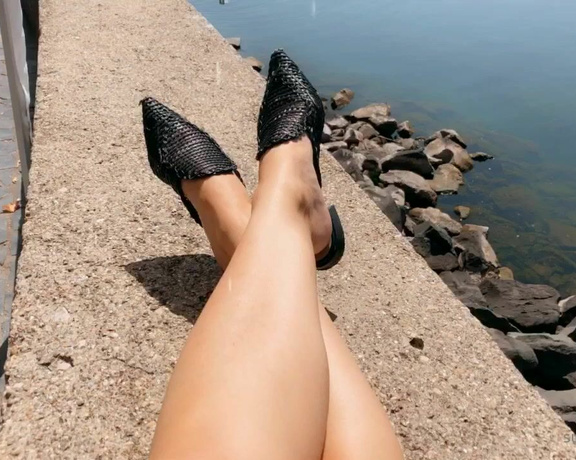 Miss Bunny aka sugarbunnybabe Foot Fetish - 09-17-2020 OnlyFans Video - This is a glimpse at what heaven looks like