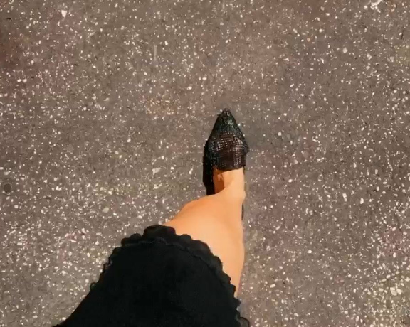 Miss Bunny aka sugarbunnybabe Foot Fetish - 08-21-2020 OnlyFans Video - Always match your toes to your outfit