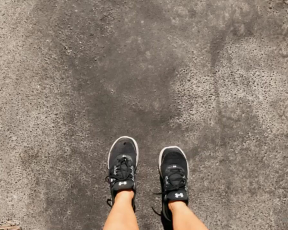 Miss Bunny aka sugarbunnybabe Foot Fetish - 08-27-2020 OnlyFans Video - Send for new sneakers for my precious feet