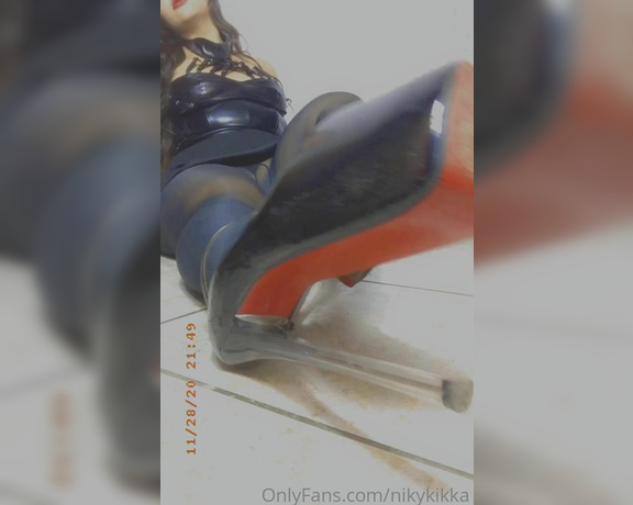 Nikykikka aka nikykikka Foot Fetish - 11-29-2020 OnlyFans Video - Play with pleaser