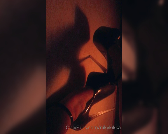 Nikykikka aka nikykikka Foot Fetish - 02-01-2021 OnlyFans Video - The light  in the heels_qu7m