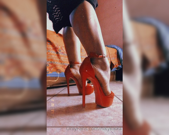 Nikykikka aka nikykikka Foot Fetish - 02-28-2021 OnlyFans Video - Happy night