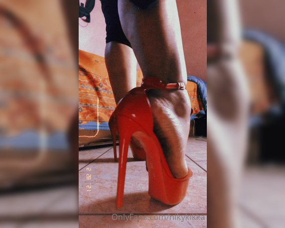 Nikykikka aka nikykikka Foot Fetish - 02-28-2021 OnlyFans Video - Happy night