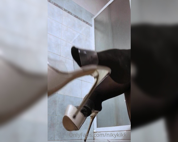 Nikykikka aka nikykikka Foot Fetish - 01-24-2021 OnlyFans Video - 3 videos play with baby and dangling_x9pu